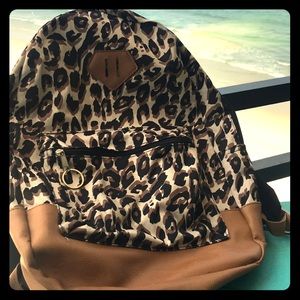 Leopard print Backpack 🎒